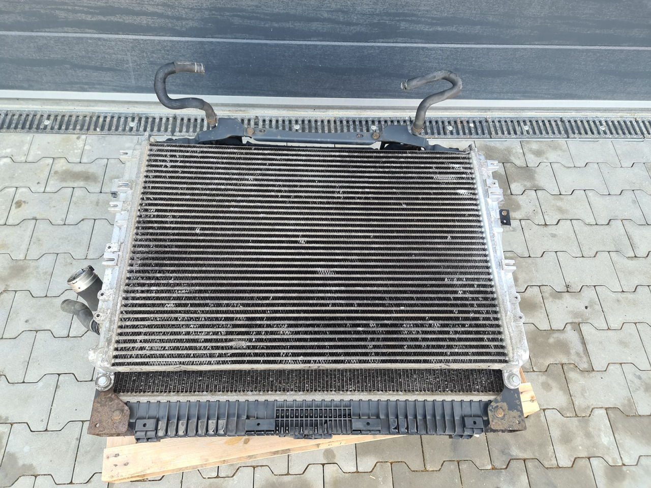 MERCEDES ATEGO ANTOS / EURO 6 / COOLER SET / INTERCOOLER / WATER COOLER / WORLDWIDE DELIVERY - Радиатор: фото 3 MERCEDES ATEGO ANTOS / EURO 6 / COOLER SET / INTERCOOLER / WATER COOLER / WORLDWIDE DELIVERY - Радиатор: фото 3