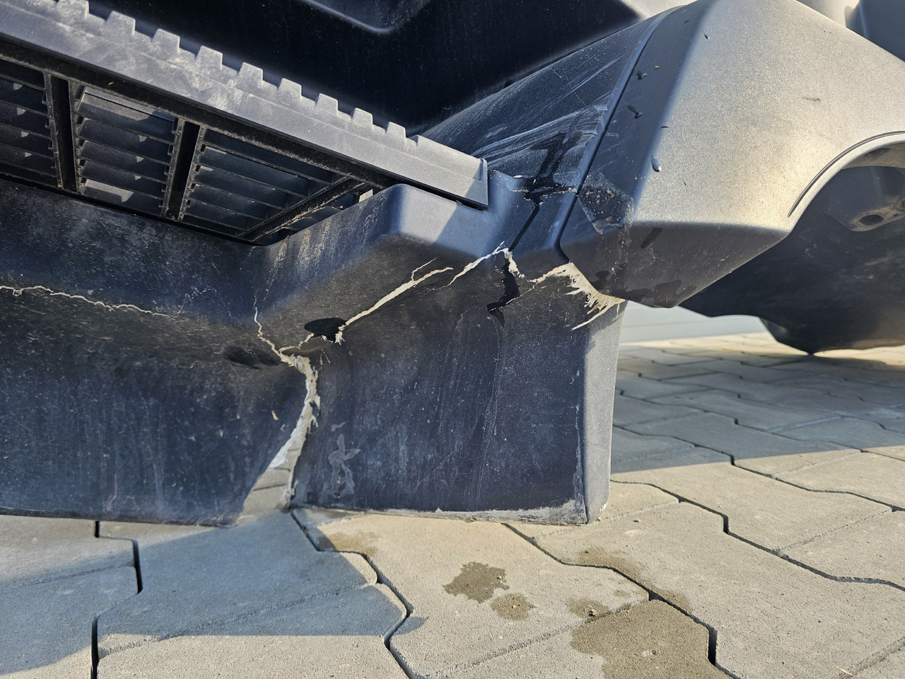 RENAULT RANGE T / HIGH CAB / LEFT FOOTSTEP / 82244459 - Боковая подножка: фото 3 RENAULT RANGE T / HIGH CAB / LEFT FOOTSTEP / 82244459 - Боковая подножка: фото 3