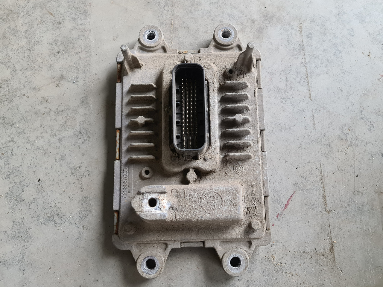 VOLVO FH FM / ADBLUE ECU / 21870094 P02 - Блок управления: фото 2 VOLVO FH FM / ADBLUE ECU / 21870094 P02 - Блок управления: фото 2