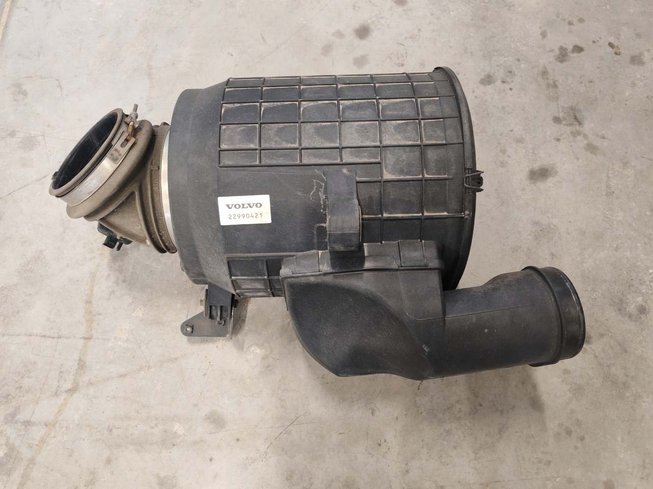 VOLVO FH5 FM5 EURO 6 / COMPLETE AIR FILTER / 22990421 - Воздушный фильтр: фото 2 VOLVO FH5 FM5 EURO 6 / COMPLETE AIR FILTER / 22990421 - Воздушный фильтр: фото 2