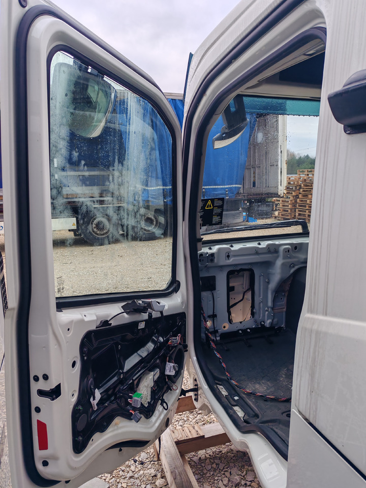 Новый Кабина VOLVO FM5 FMX LOW DAY CAB CABINE / COLOR: 91107 / BRAND NEW: фото 7