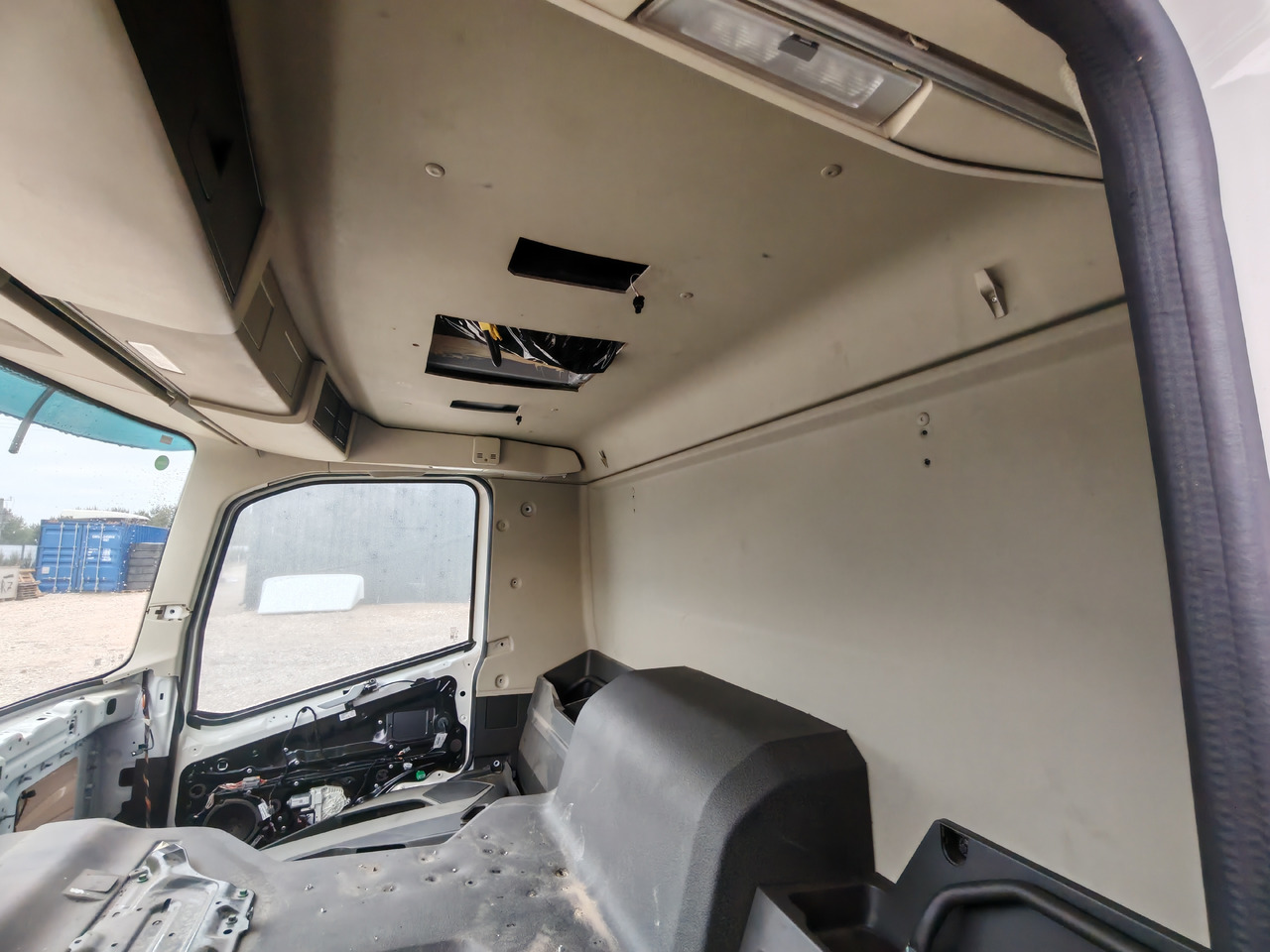 Новый Кабина VOLVO FM5 FMX LOW DAY CAB CABINE / COLOR: 91107 / BRAND NEW: фото 10