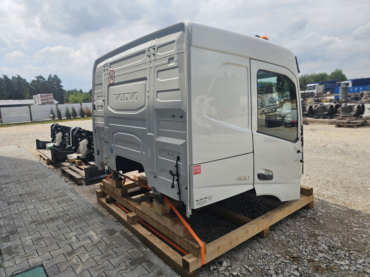 VOLVO FM5 LOW ROOF / L2 H1 / COMPLETE CAB / 2022 - Кабина: фото 5 VOLVO FM5 LOW ROOF / L2 H1 / COMPLETE CAB / 2022 - Кабина: фото 5