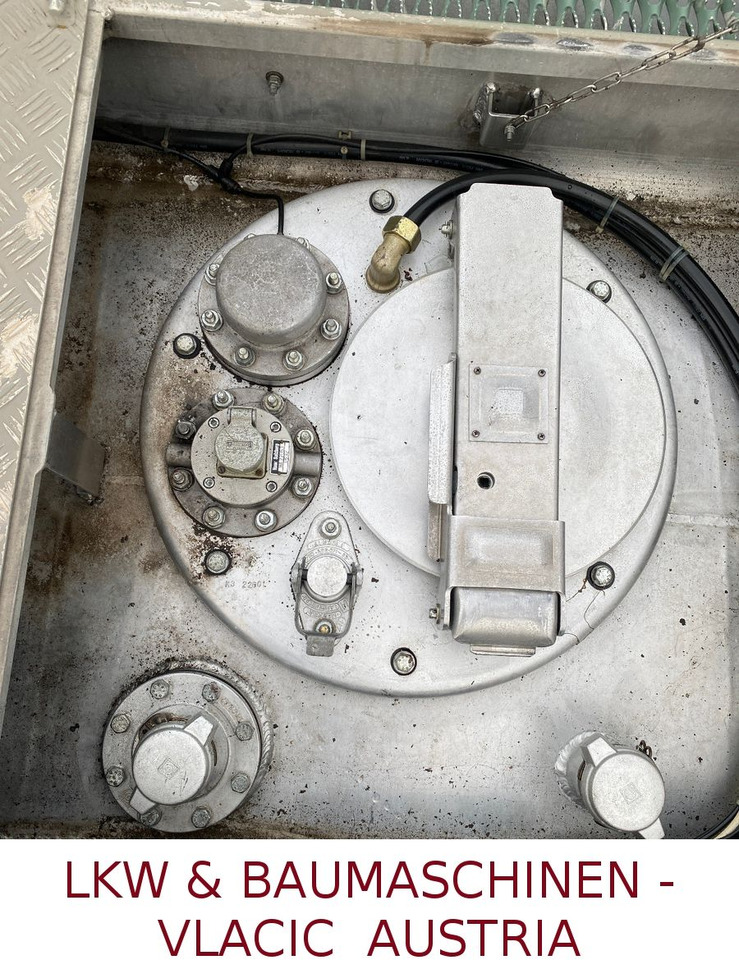 Schwarzmüller Tank für Öl transport лизинг Schwarzmüller Tank für Öl transport: фото 17 Schwarzmüller Tank für Öl transport лизинг Schwarzmüller Tank für Öl transport: фото 17