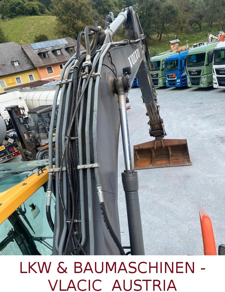 Гусеничный экскаватор Volvo EC 220 EL: фото 15 Гусеничный экскаватор Volvo EC 220 EL: фото 15