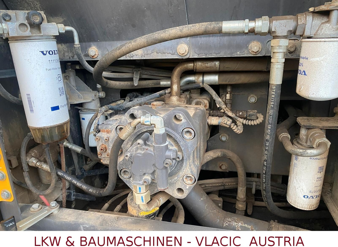 Гусеничный экскаватор Volvo EC 220 EL: фото 11 Гусеничный экскаватор Volvo EC 220 EL: фото 11