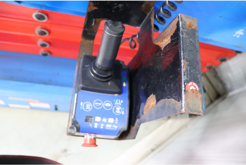 Mantall XE140W - Ножничный подъемник: фото 2 Mantall XE140W - Ножничный подъемник: фото 2