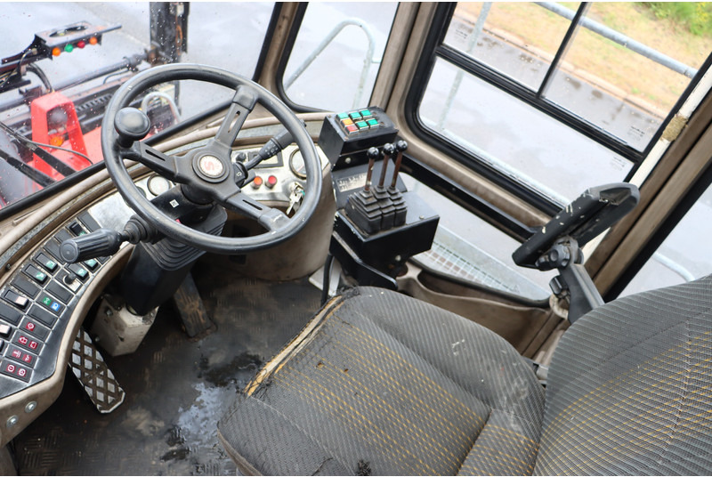 Svetruck 16CS5H - Дизельный погрузчик: фото 2 Svetruck 16CS5H - Дизельный погрузчик: фото 2