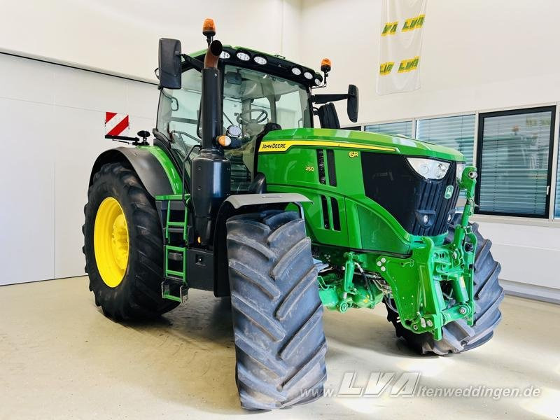 John Deere 6R 250 - Трактор: фото 2 John Deere 6R 250 - Трактор: фото 2