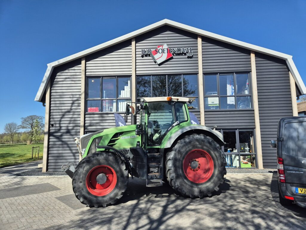 FENDT 828 - Трактор: фото 1 FENDT 828 - Трактор: фото 1
