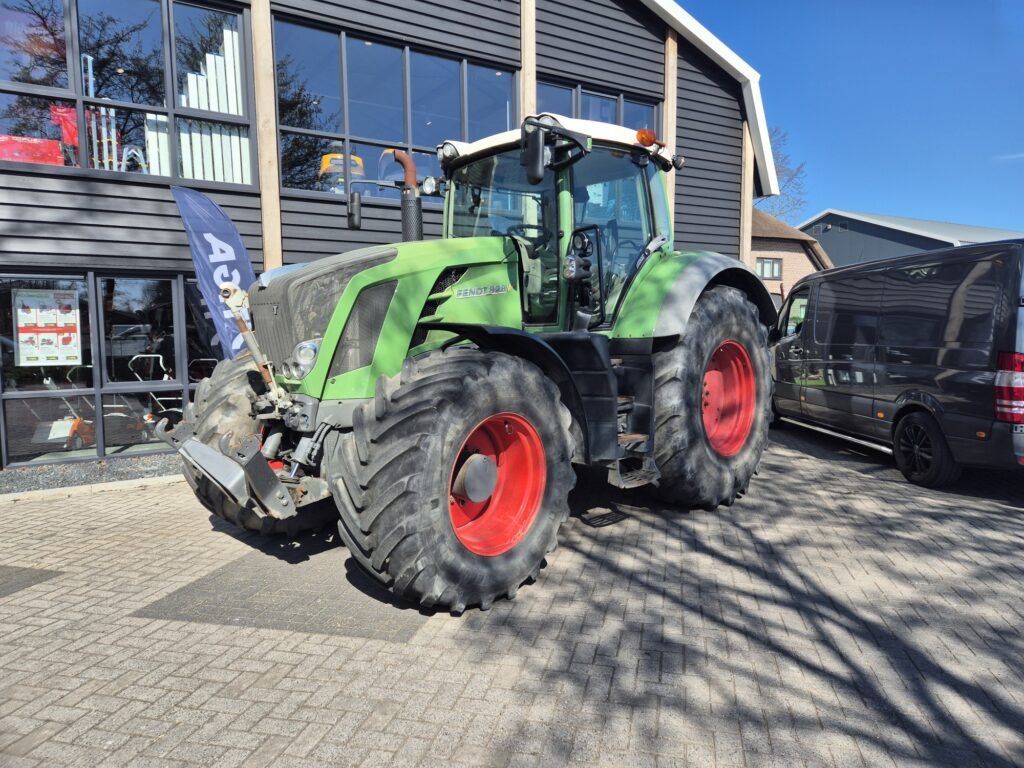 FENDT 828 - Трактор: фото 2 FENDT 828 - Трактор: фото 2