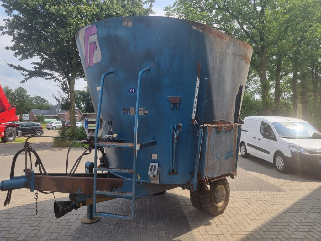 FRASTO Tornado feedwagon 12 m3 - Кормораздатчик: фото 3 FRASTO Tornado feedwagon 12 m3 - Кормораздатчик: фото 3