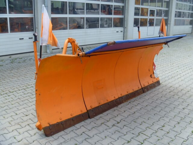 Unimog Schneepflug - Schneeschild Schmidt MF 3.3 - Отвал для снега: фото 1 Unimog Schneepflug - Schneeschild Schmidt MF 3.3 - Отвал для снега: фото 1