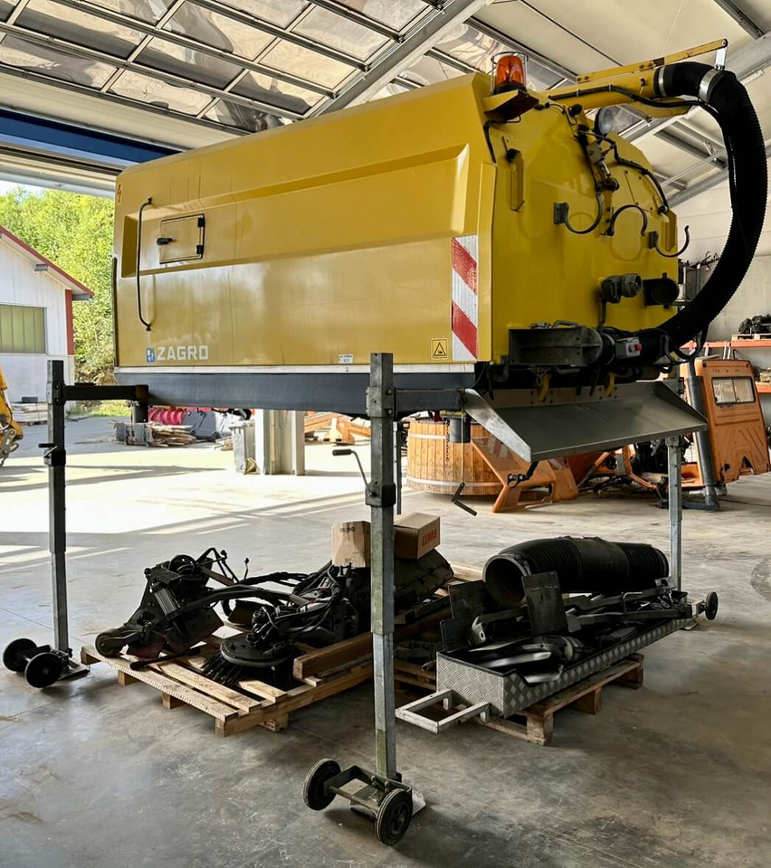 Запчасти для Подметально-уборочных машин Unimog Aufbaukehrmaschine Trilety SK-370: фото 6