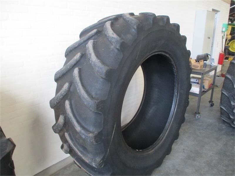 Firestone 620/70 R42 Firestone 620/70 R42 - Шина для Коммунальной и специальной техники: фото 2 Firestone 620/70 R42 Firestone 620/70 R42 - Шина для Коммунальной и специальной техники: фото 2
