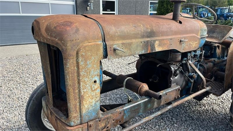 Fordson Major Motoren mangler, men mange god dele. - Трактор: фото 4 Fordson Major Motoren mangler, men mange god dele. - Трактор: фото 4