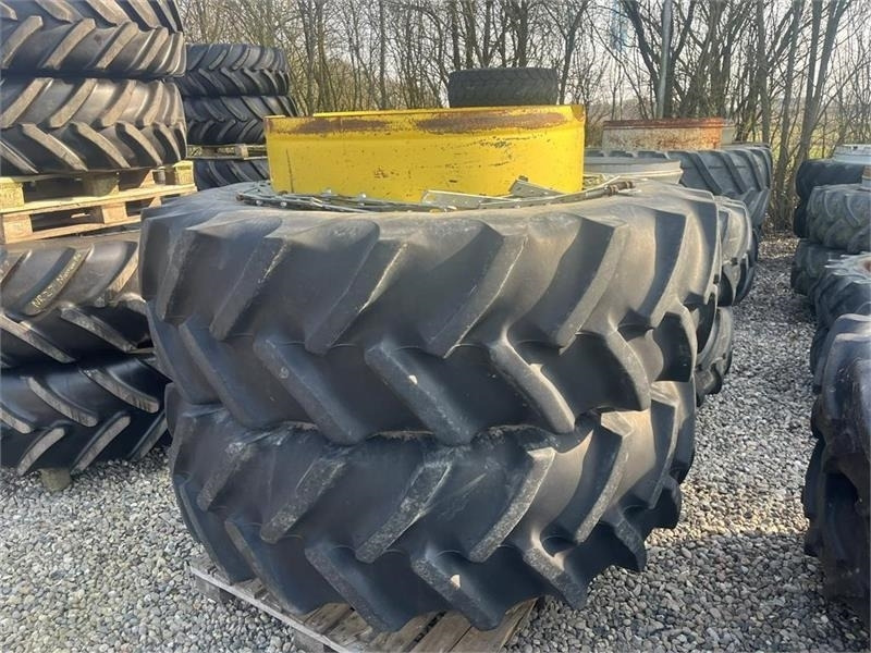Goodyear 20,8-R42 Gule med ring og låse - Шина для Сельскохозяйственной техники: фото 1 Goodyear 20,8-R42 Gule med ring og låse - Шина для Сельскохозяйственной техники: фото 1