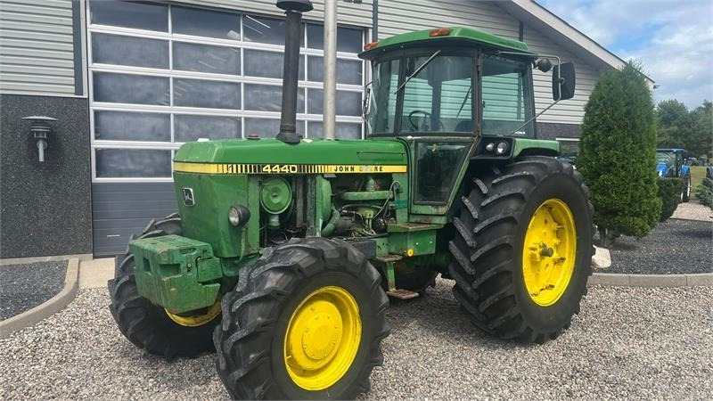 John Deere 4430 Med Powershift - Трактор: фото 2 John Deere 4430 Med Powershift - Трактор: фото 2