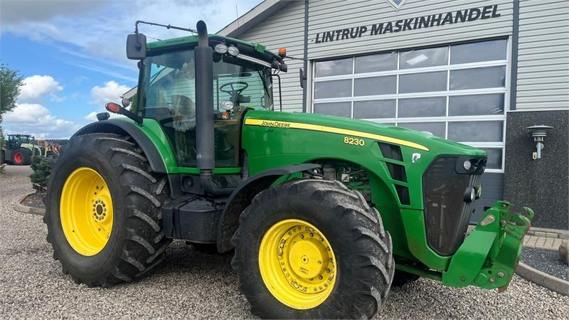 Трактор John Deere 8230 Med frontlift: фото 16 Трактор John Deere 8230 Med frontlift: фото 16