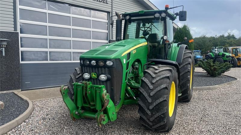 Трактор John Deere 8230 Med frontlift: фото 9 Трактор John Deere 8230 Med frontlift: фото 9