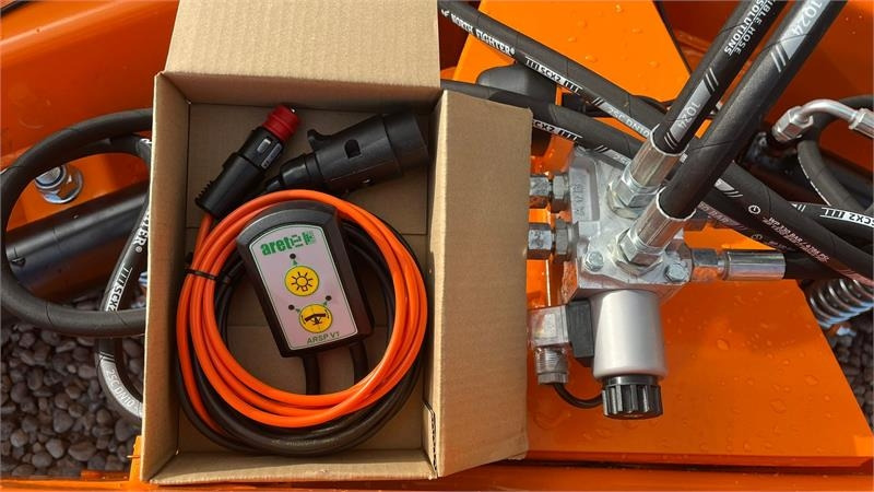 Limas Vario SHL 330 Med lys - Отвал для снега для Сельскохозяйственной техники: фото 2 Limas Vario SHL 330 Med lys - Отвал для снега для Сельскохозяйственной техники: фото 2