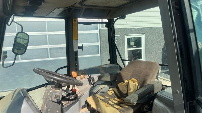 New Holland 5640 SL Dualpower  - Трактор: фото 5 New Holland 5640 SL Dualpower  - Трактор: фото 5