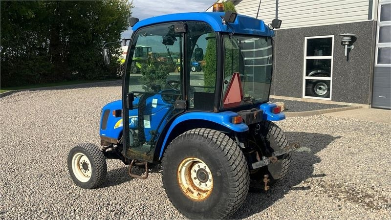 New Holland TC35DA Hydrostat - Трактор: фото 3 New Holland TC35DA Hydrostat - Трактор: фото 3