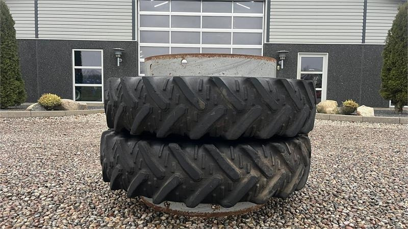 Schaad 13.6-38 Med ring og 8 låse - Шина для Сельскохозяйственной техники: фото 1 Schaad 13.6-38 Med ring og 8 låse - Шина для Сельскохозяйственной техники: фото 1