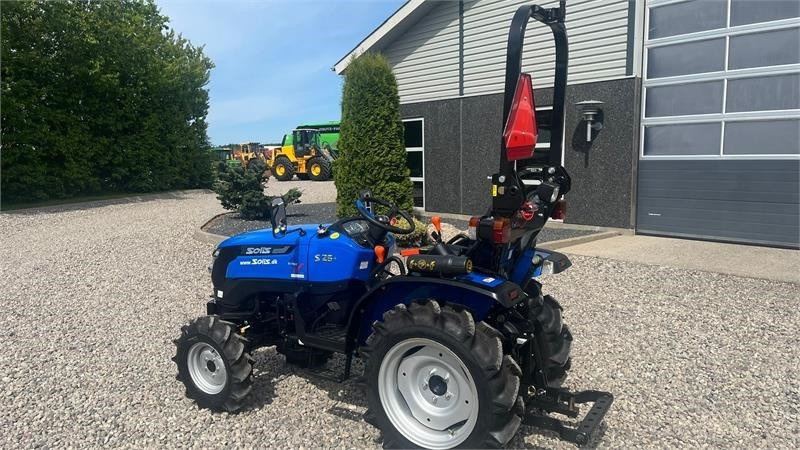 Solis S26 6+2 gearmaskine med servostyring - Трактор: фото 3 Solis S26 6+2 gearmaskine med servostyring - Трактор: фото 3