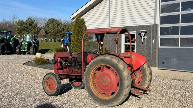 Volvo 320 - Трактор: фото 3 Volvo 320 - Трактор: фото 3