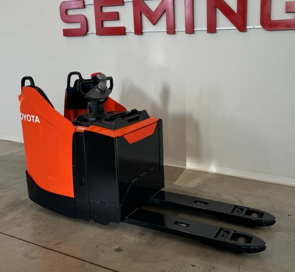 Toyota 10545 LPE200 - Тележка: фото 1 Toyota 10545 LPE200 - Тележка: фото 1