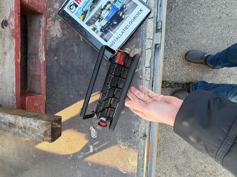 Hiab 112 RADIO REMOTE - Кран-манипулятор для Грузовиков: фото 3 Hiab 112 RADIO REMOTE - Кран-манипулятор для Грузовиков: фото 3