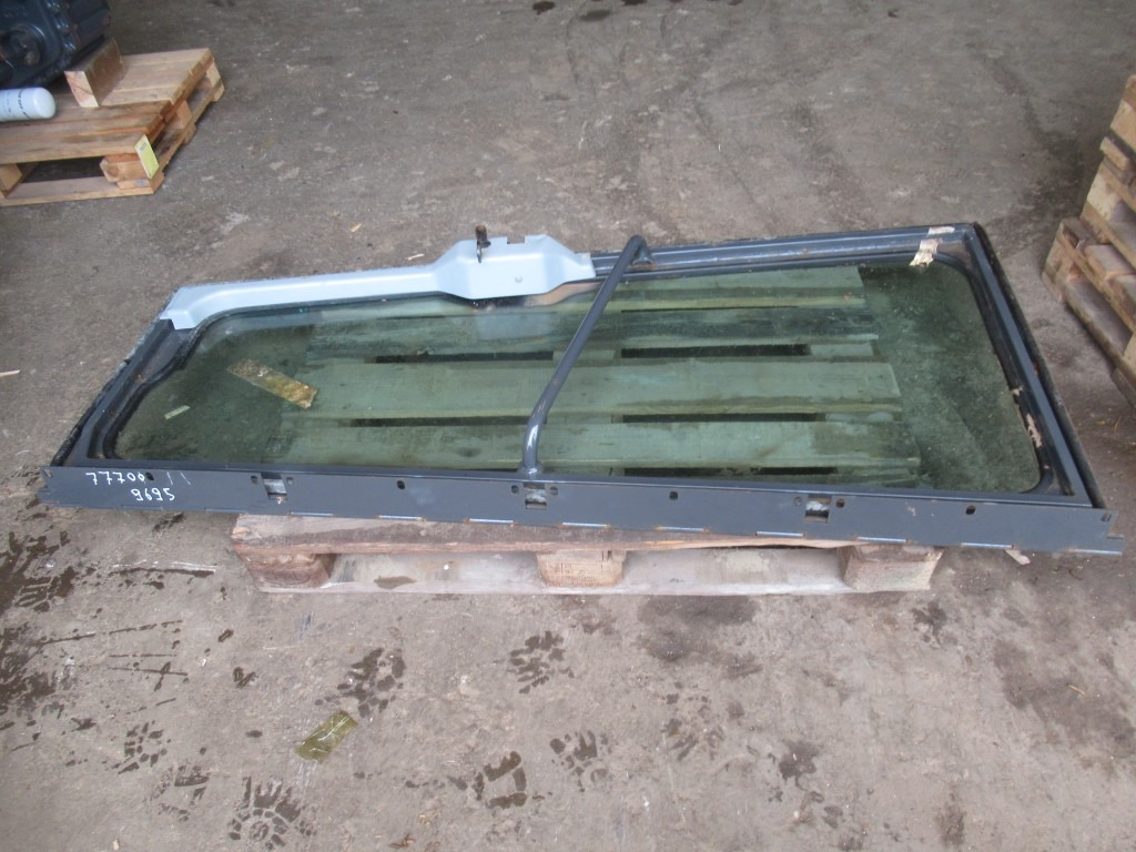 Case 75313426 - Дверь и запчасти для Строительной техники: фото 1 Case 75313426 - Дверь и запчасти для Строительной техники: фото 1