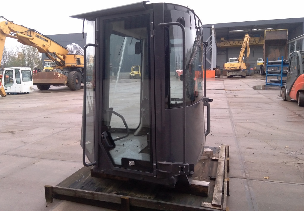 Case 84483623 - 84338702 - Кабина для Строительной техники: фото 4 Case 84483623 - 84338702 - Кабина для Строительной техники: фото 4