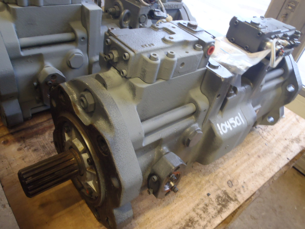 Kawasaki K3V180DTH19TR-OE11 - 4643505 - Гидравлический насос для Строительной техники: фото 2 Kawasaki K3V180DTH19TR-OE11 - 4643505 - Гидравлический насос для Строительной техники: фото 2