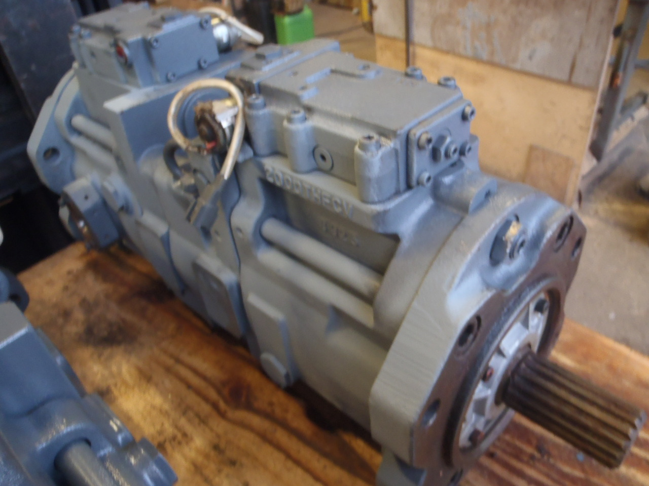 Kawasaki K3V180DTH19TR-OE11 - - Гидравлический насос для Строительной техники: фото 2 Kawasaki K3V180DTH19TR-OE11 - - Гидравлический насос для Строительной техники: фото 2