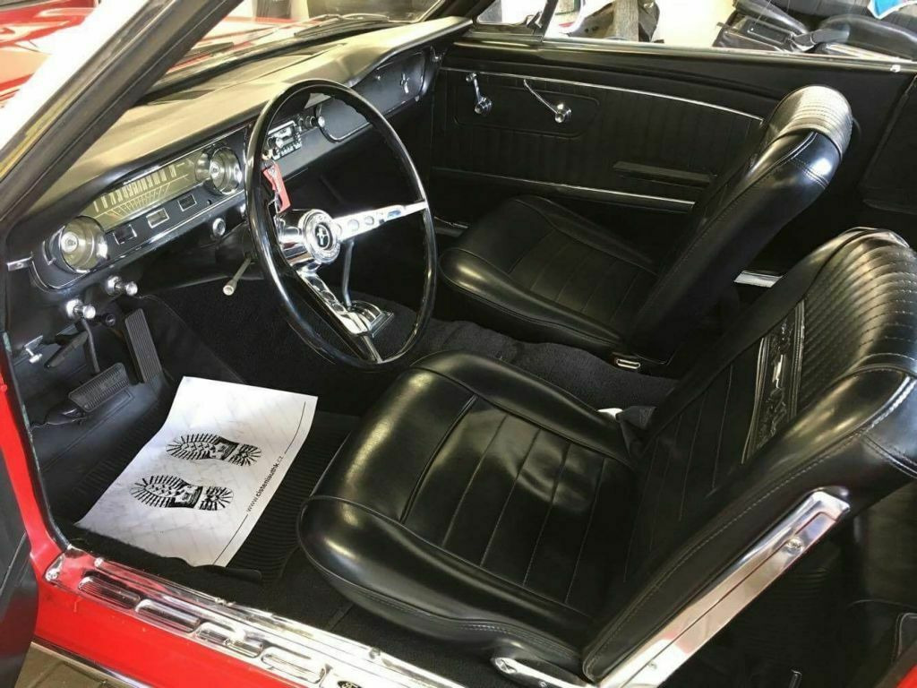 Легковой автомобиль Ford Mustang Cabriolet: фото 10