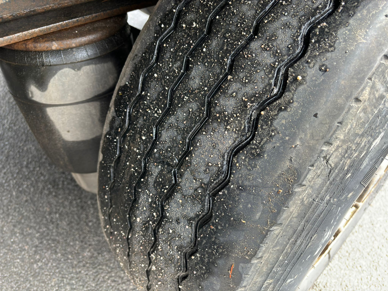 Полуприцеп бортовой/ Платформа KÖGEL SN 24: фото 7 Полуприцеп бортовой/ Платформа KÖGEL SN 24: фото 7