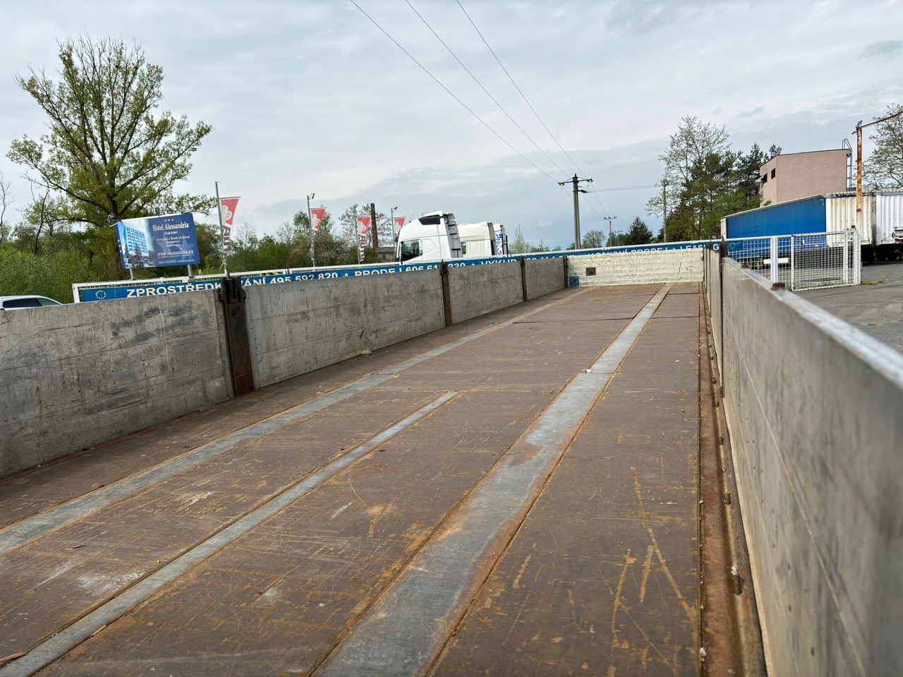 Полуприцеп бортовой/ Платформа KÖGEL SN 24: фото 9 Полуприцеп бортовой/ Платформа KÖGEL SN 24: фото 9