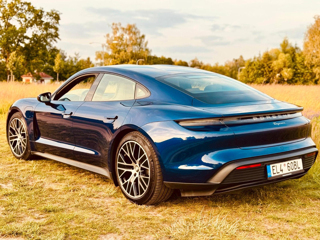 Porsche Taycan CR - Купе: фото 3 Porsche Taycan CR - Купе: фото 3