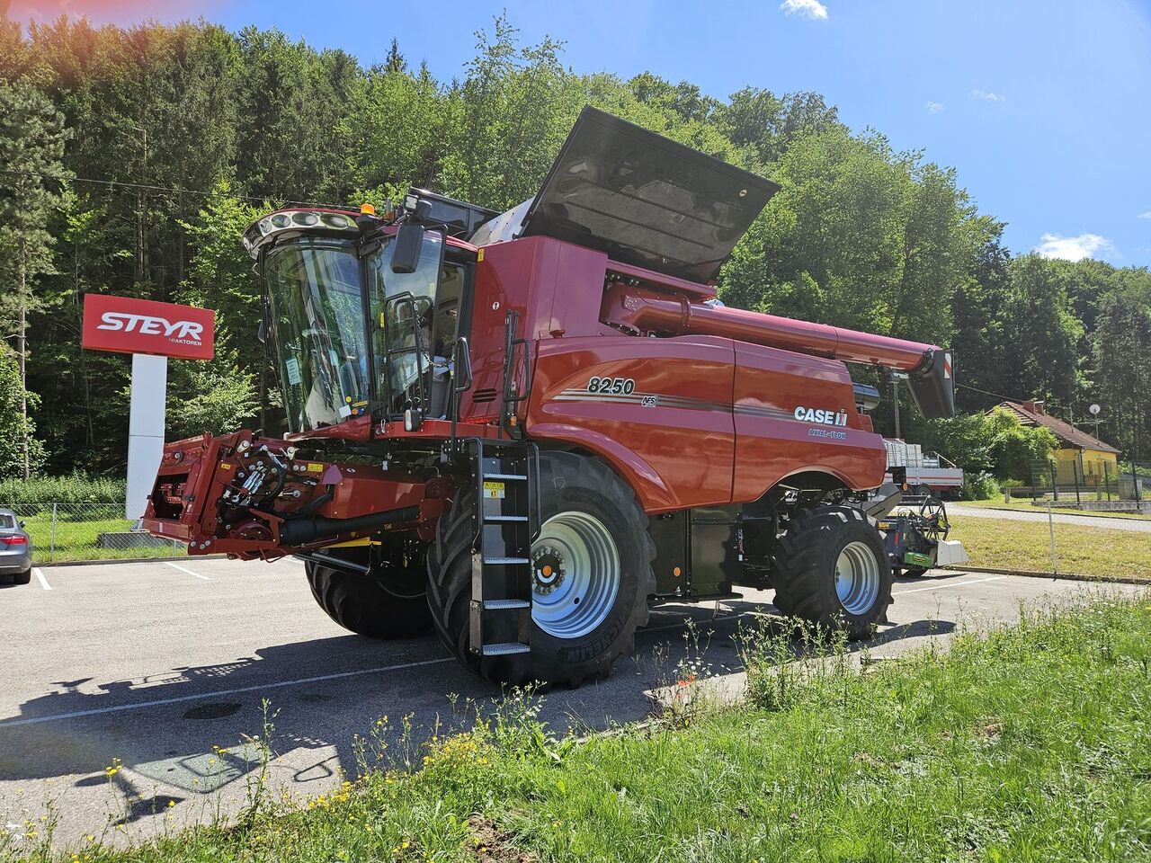 Case IH Axial-Flow® 8250 - Зерноуборочный комбайн: фото 3 Case IH Axial-Flow® 8250 - Зерноуборочный комбайн: фото 3