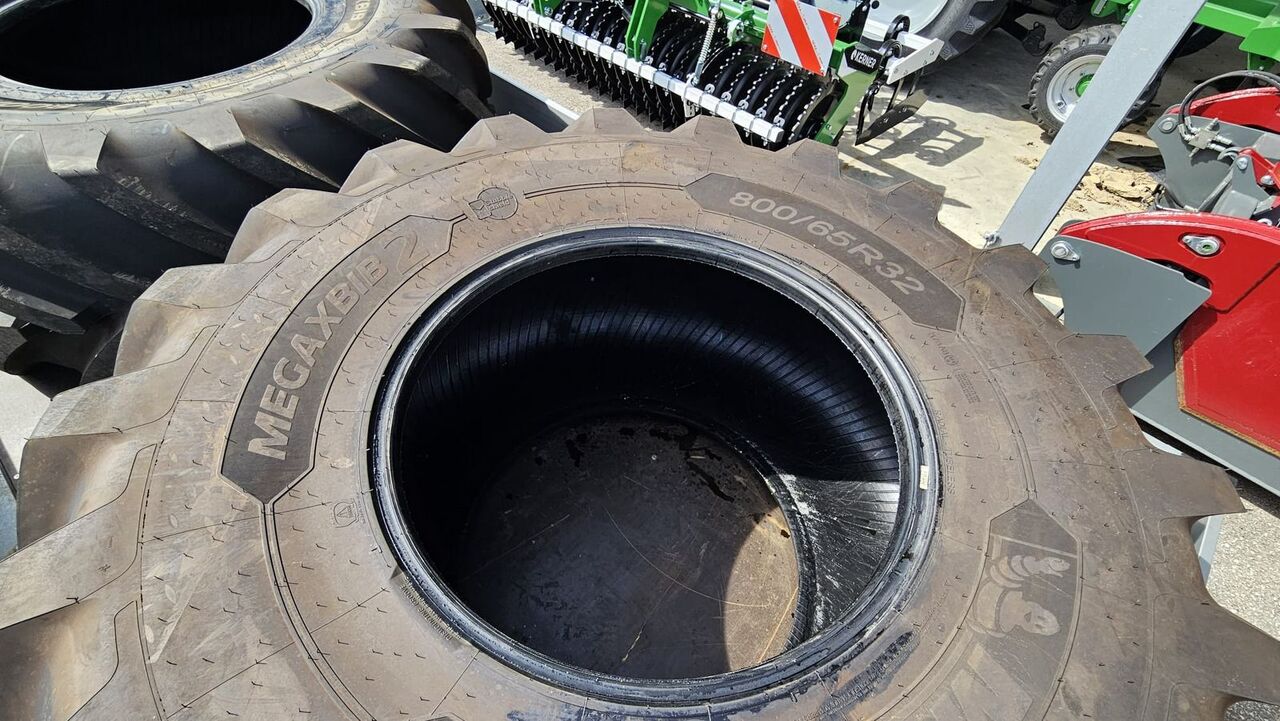 Michelin 800/65 R32 MEGAXBIB 2 - Шина для Комбайнов: фото 3 Michelin 800/65 R32 MEGAXBIB 2 - Шина для Комбайнов: фото 3