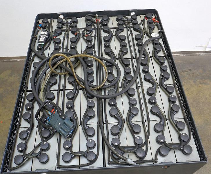 GRUMA 80 Volt 5 PzS 775 Ah - Аккумулятор: фото 3 GRUMA 80 Volt 5 PzS 775 Ah - Аккумулятор: фото 3