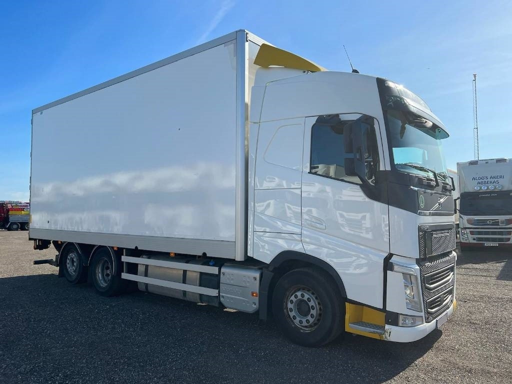 Volvo FH500 6*2 serie 2032 - Грузовик с закрытым кузовом: фото 2 Volvo FH500 6*2 serie 2032 - Грузовик с закрытым кузовом: фото 2