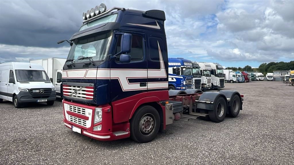 Volvo VOLVO FH 6*2 - Грузовик-шасси: фото 1 Volvo VOLVO FH 6*2 - Грузовик-шасси: фото 1
