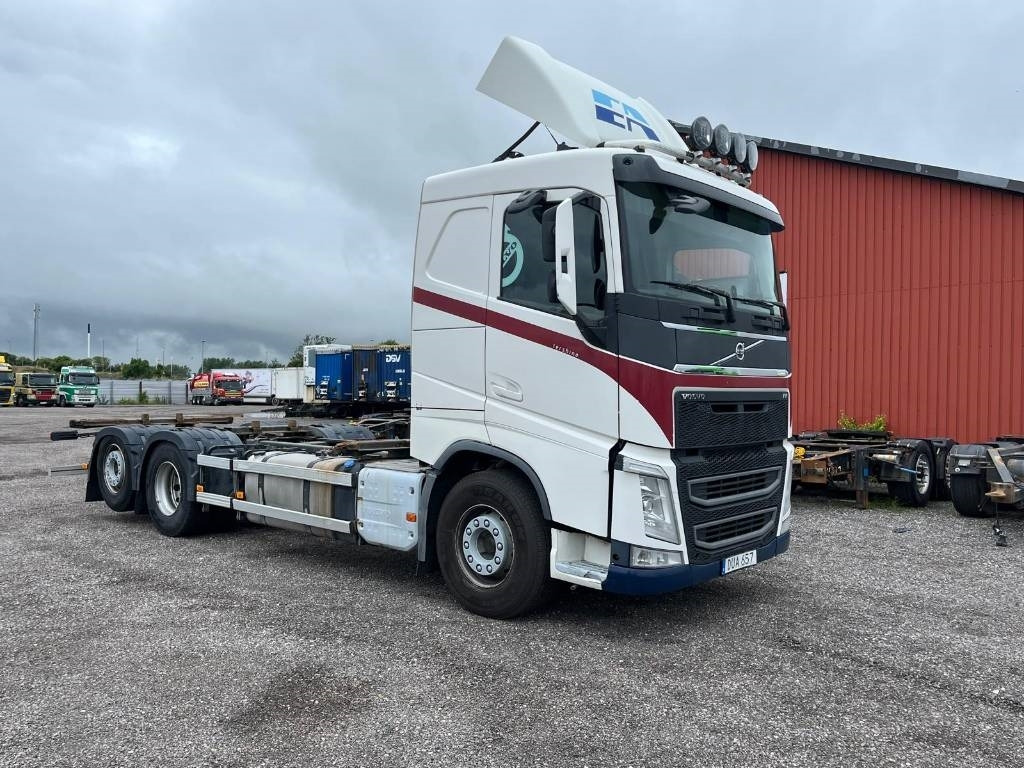 Volvo VOLVO FH 6*2 serie nr 3248 - Грузовик-контейнеровоз/ Сменный кузов: фото 3 Volvo VOLVO FH 6*2 serie nr 3248 - Грузовик-контейнеровоз/ Сменный кузов: фото 3