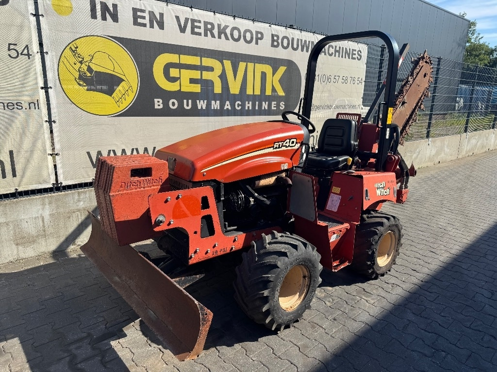 Ditch Witch RT 40 - Траншеекопатель: фото 1 Ditch Witch RT 40 - Траншеекопатель: фото 1