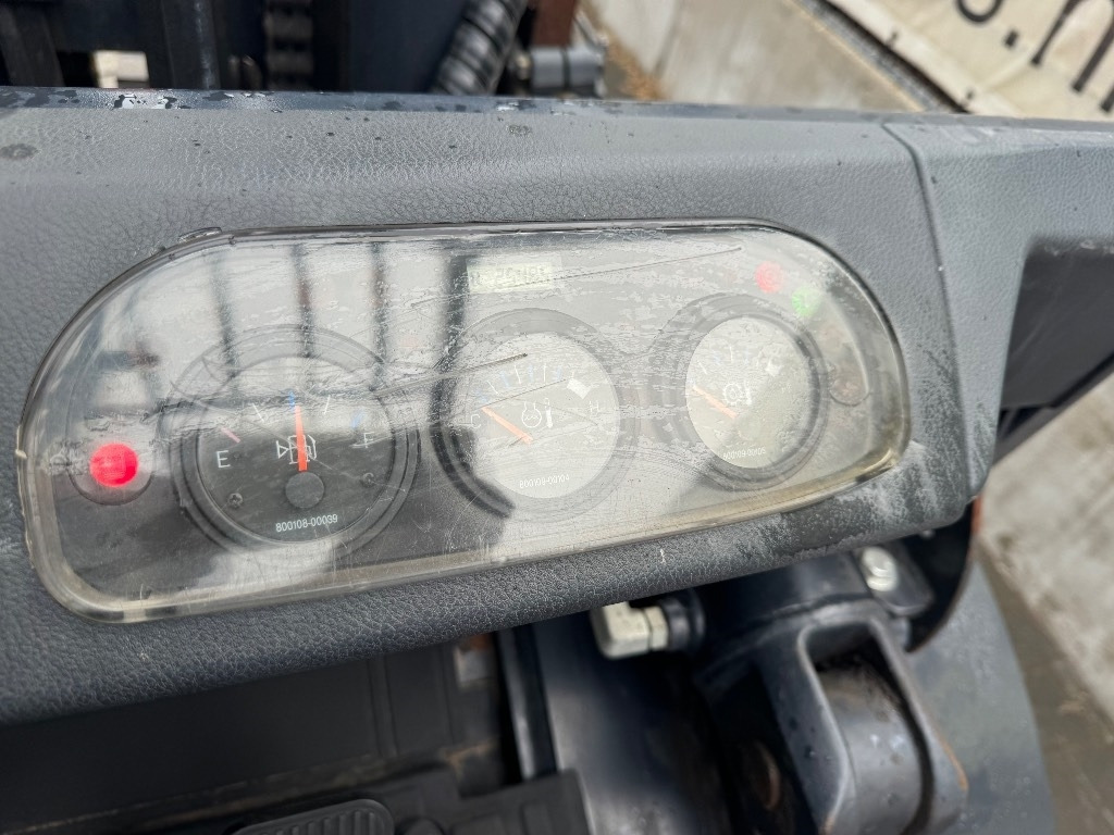 Doosan D 40 SC-7 - Дизельный погрузчик: фото 4 Doosan D 40 SC-7 - Дизельный погрузчик: фото 4