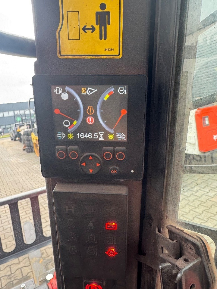 Manitou 1350 R - Мини-погрузчик с бортовым поворотом: фото 4 Manitou 1350 R - Мини-погрузчик с бортовым поворотом: фото 4