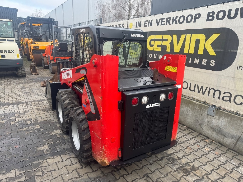 Manitou 1350 R - Мини-погрузчик с бортовым поворотом: фото 3 Manitou 1350 R - Мини-погрузчик с бортовым поворотом: фото 3